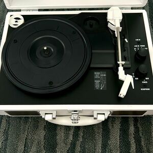 Victrola record player